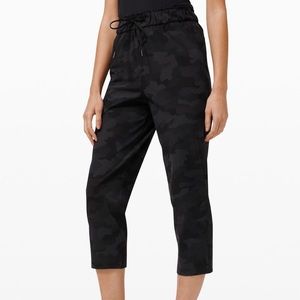Lululemon Camo Stretch High Rise Crop (size 8)